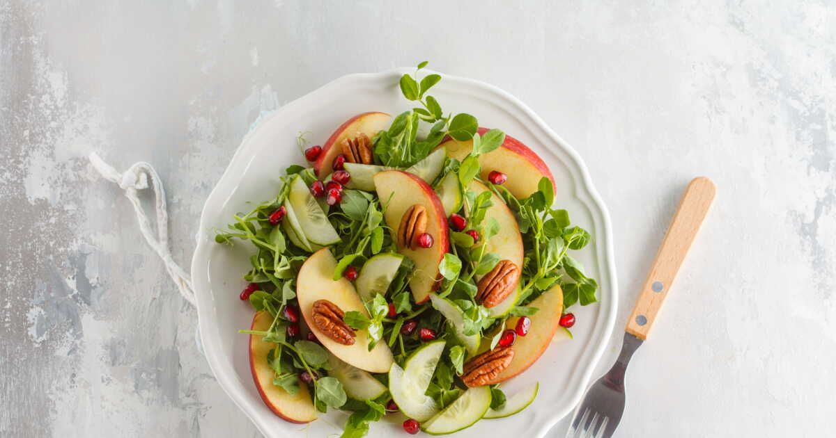 Salade estivale de pommes, citron et concombre : une création de Julie Andrieu