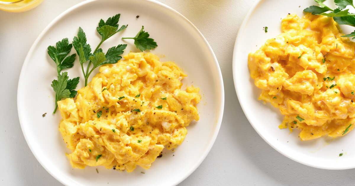 Les œufs brouillés : la recette ultime pour un petit déjeuner savoureux et protéiné