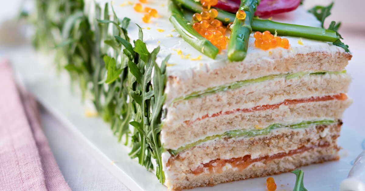 Sandwich cake au saumon et concombre