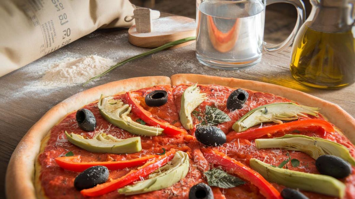 Savourez la pizza aux légumes du soleil : un voyage gustatif