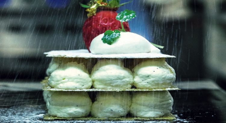 Découvrez le délicieux feuille-à-feuille à la fraise