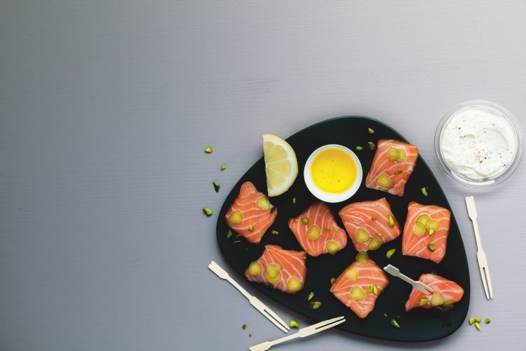 Sashimis exquis de saumon aux saveurs audacieuses