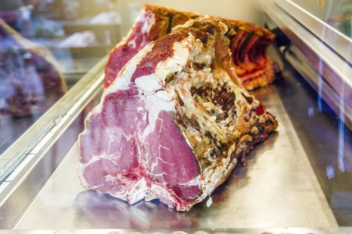 Découverte de la viande maturée : un art savoureux