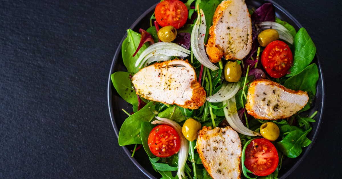La recette de salade césar qui va ravir vos soirées d'été