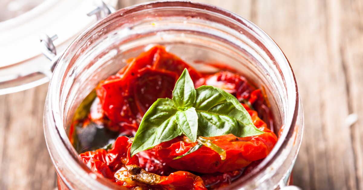 Verrines d'été pour un apéritif raffiné : tomates et mascarpone