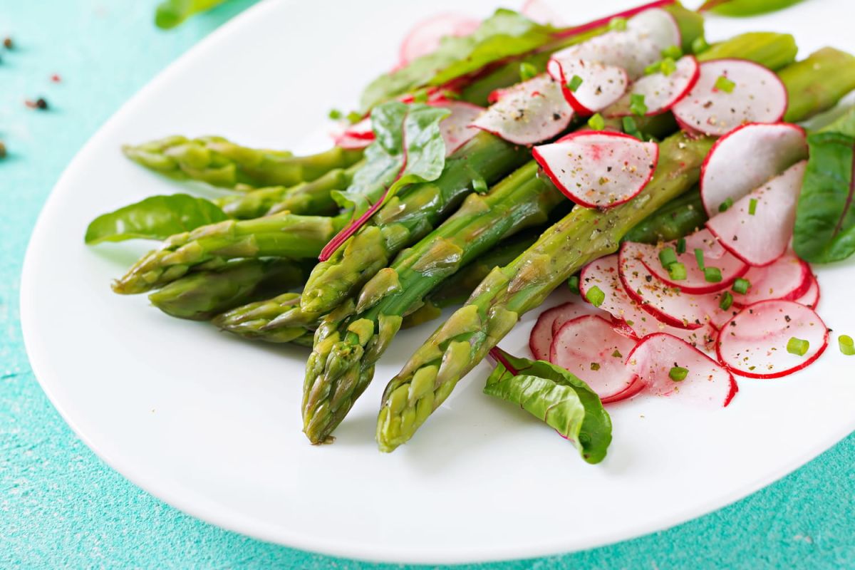Cuisiner en mai : saveurs de saison et douceurs à partager