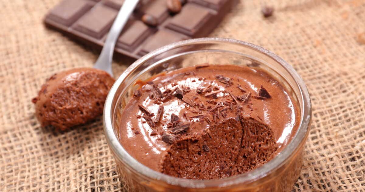 Découvrez la mousse au chocolat de Nina Métayer : un ingrédient surprise à ne pas manquer