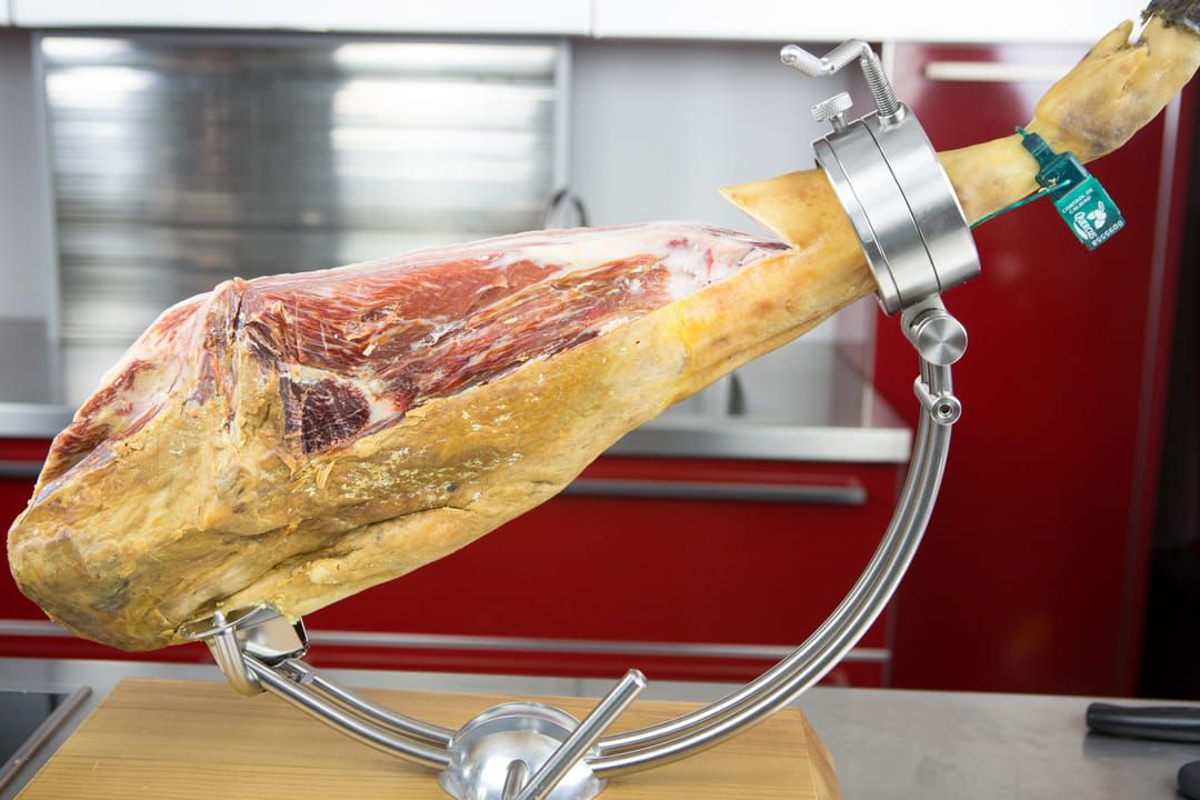 Comment découper du jambon pata negra ?