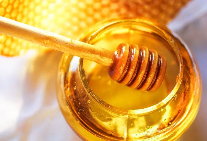 À la découverte des vertus du miel, ce nectar aux mille bienfaits