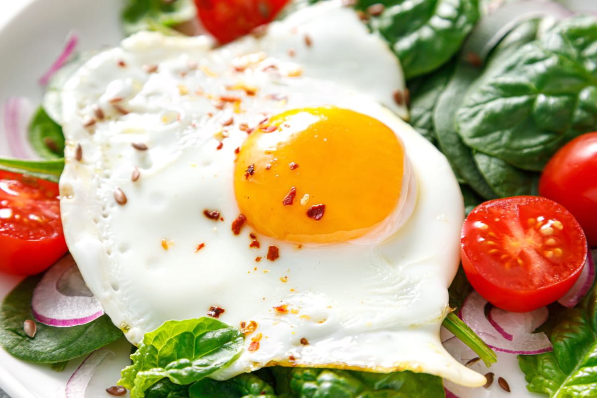 Le secret d'un œuf au plat réussi : un geste simple pour un goût parfait