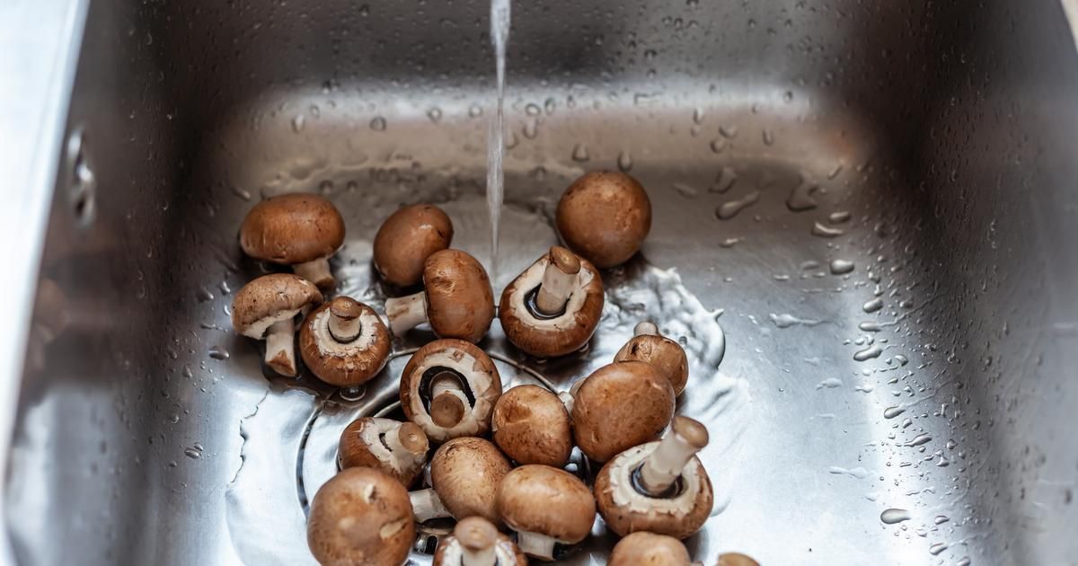 3 aliments à ne surtout pas laver avant de manger