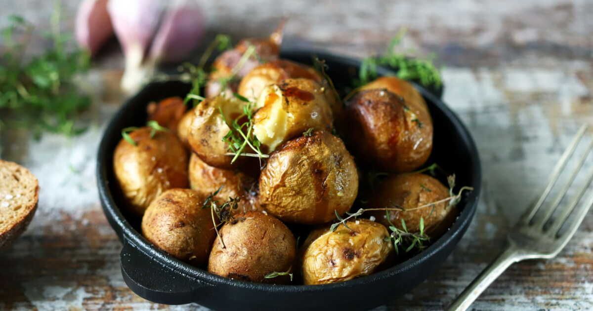 Des pommes de terre grenaille au four : la recette pour des saveurs fondantes