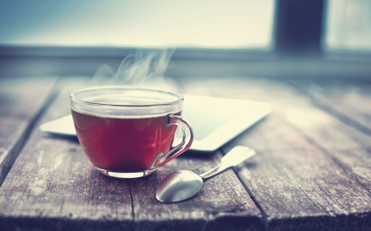 boire son thé ou son café trop chaud : un risque insoupçonné pour la santé
