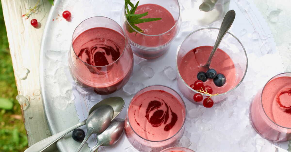 Smoothie aux fruits rouges et lait de coco