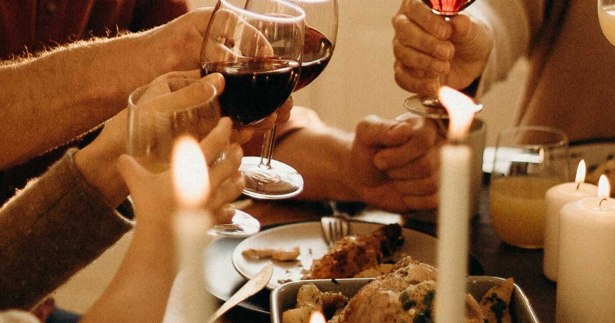 Fêtes de fin d'année : comment choisir le vin parfait pour votre menu