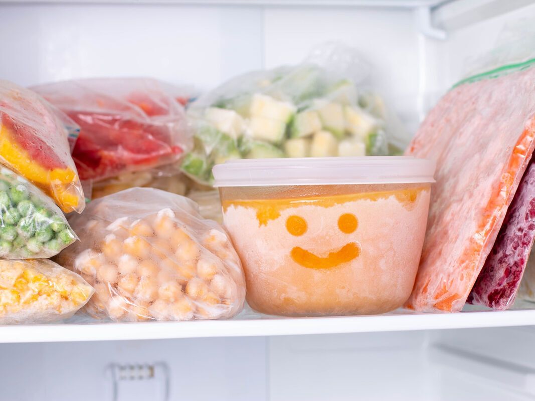 Précautions essentielles pour éviter l'intoxication alimentaire lors de la décongélation